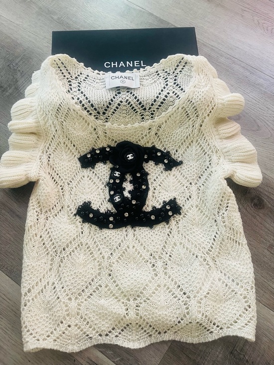 CHANEL Tops - CHANEL Cream Openwork Knit Top with Black CC Appliqué SIZE S